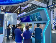 这款由阶跃星辰、千里科技、吉利汽车配合研发